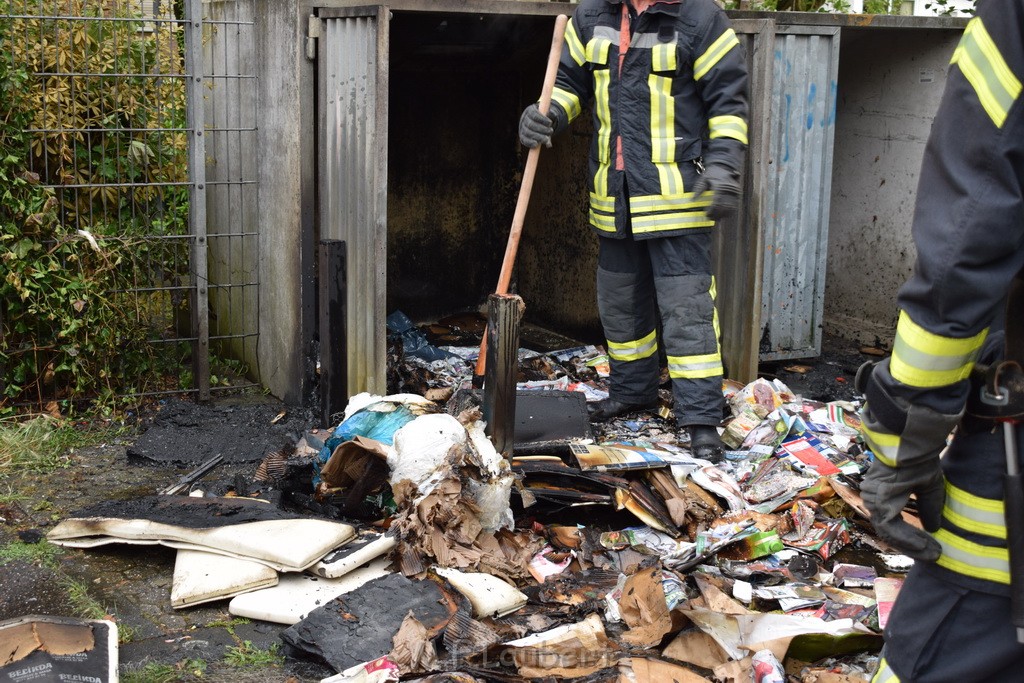 Feuer Koeln Vingst Wuerzburgerstr P17.JPG